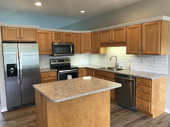 4th image of 4736 Brentwood Ct