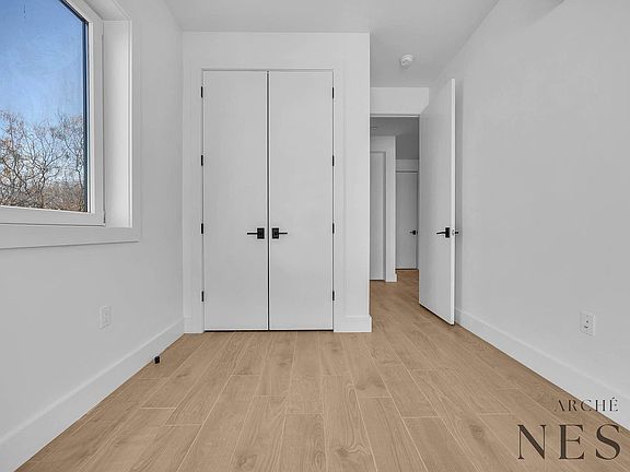 4th image of 1696 Pacific St #3F