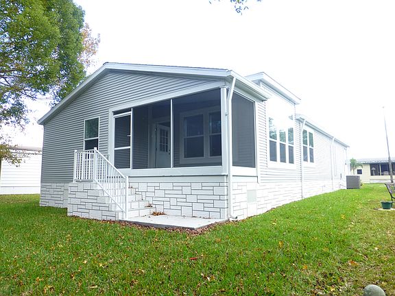2nd image of 2061 Warwick Hills Dr