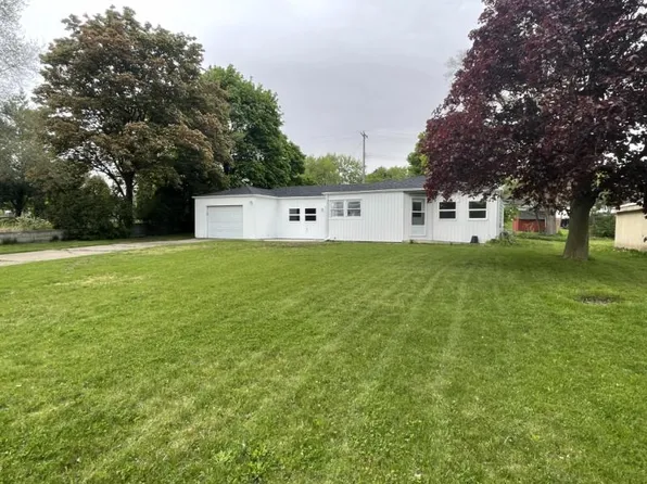 858 W Sherman St, Caro, MI 48723