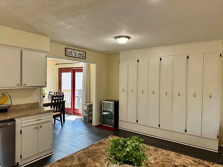 7417 Meadowwood Dr N — Photo 13