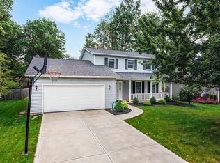 3677 Hunter Dr, North Olmsted, OH 44070