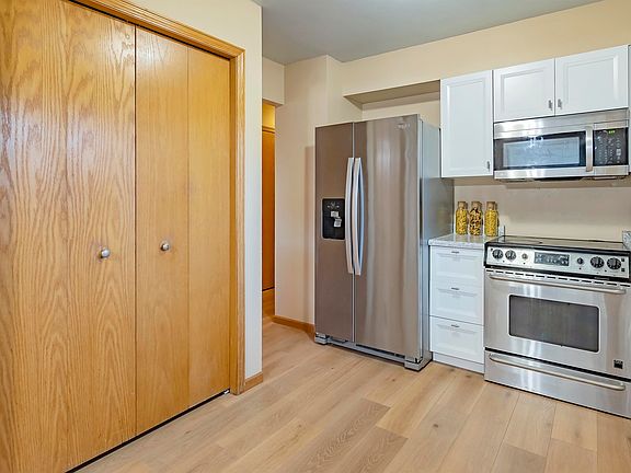 3rd image of 6234 Westin Dr