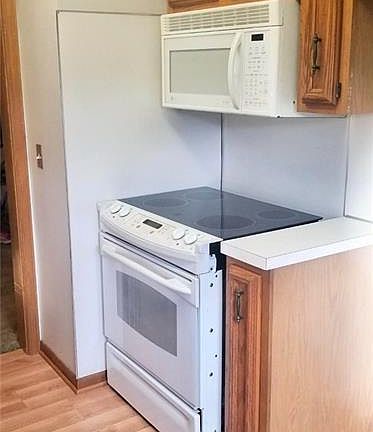 4th image of 2357 Portsmouth Ave