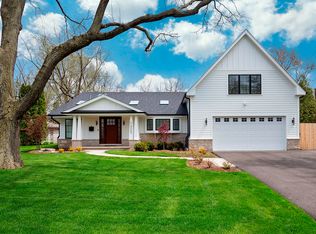 1225 Huber Ln, Glenview, IL 60025