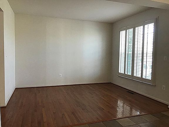 4th image of 227 Aidan Dr