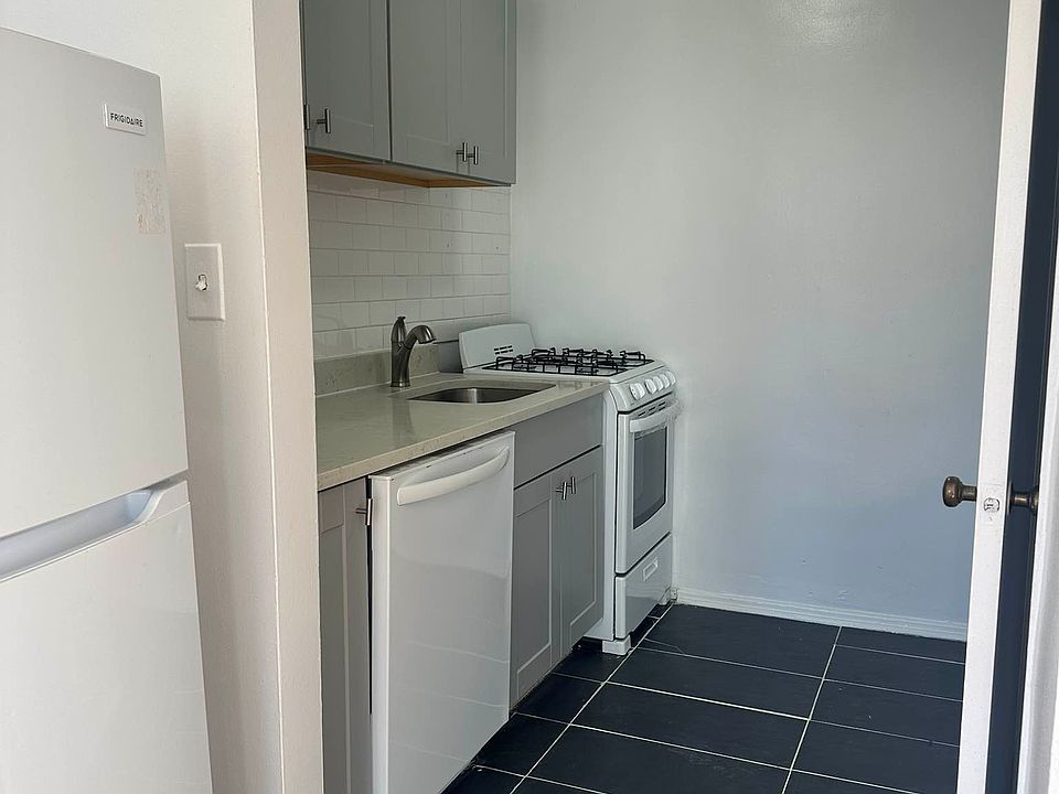 2nd image of 2783 E 15th St #5A