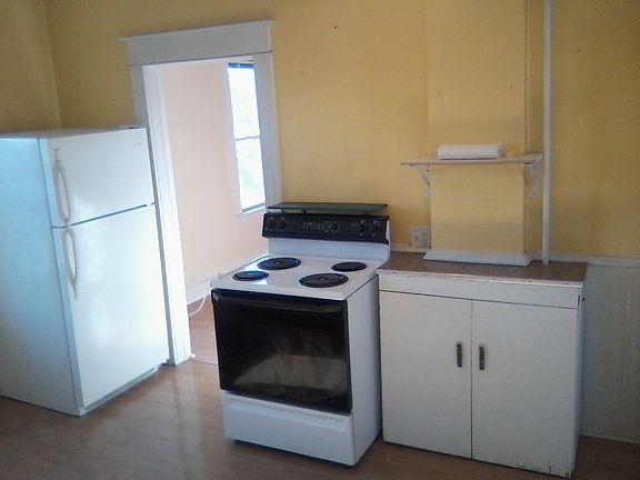 2nd image of 113 11th Ave #2