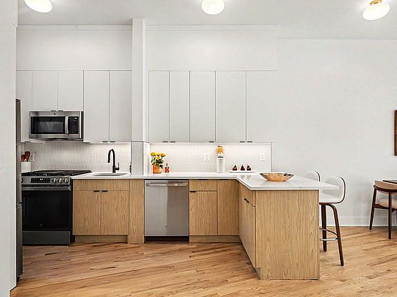 4th image of 265 Riverside Dr APT 3E