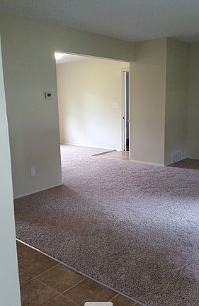 3rd image of 543 E School St