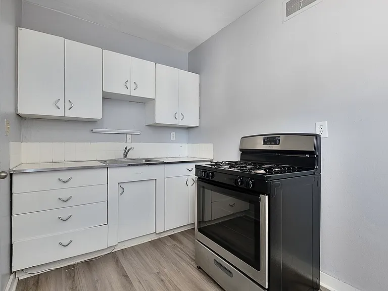 474 E Norwich Ave — Photo 7