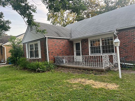 2nd image of 1916 S Knoxville Ave