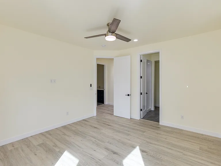 622 W 5th St — Photo 13
