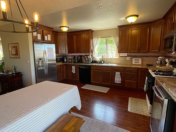 5th image of 658 W 23rd St #3
