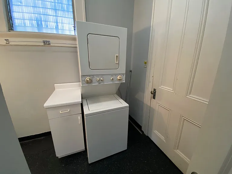 1438 Pleasant St #C — Photo 7