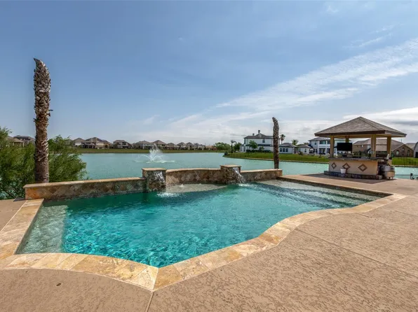 8 Cypress Point Ct, Manvel, TX 77578