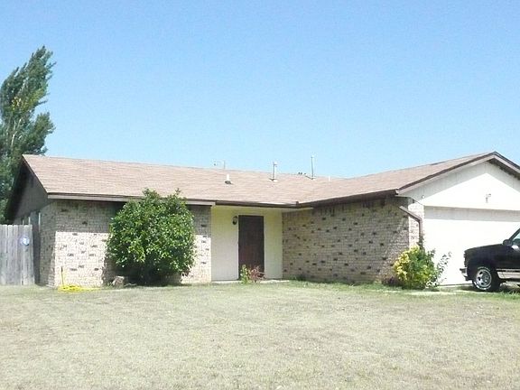3rd image of 615 SW 61st St