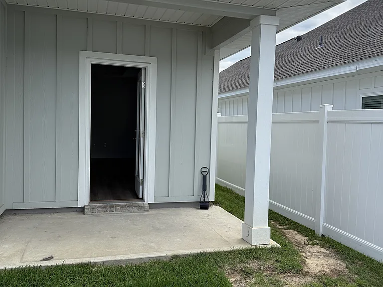 210 Lyla Ln — Photo 28