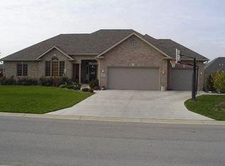 313 Wintergreen Dr, Yorktown, IN 47396