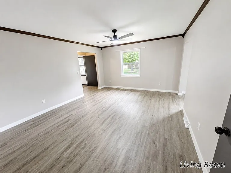 315 SE Melody Ln #B — Photo 15