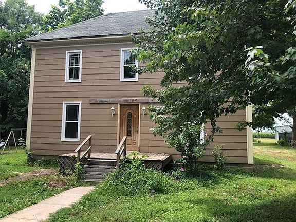 2nd image of 208 Jones St