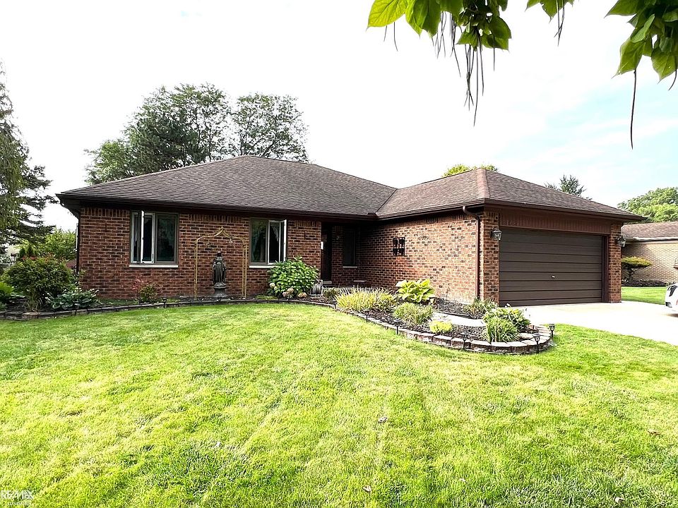1st image of 31684 Twin Oaks Dr