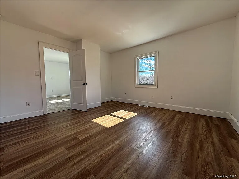 657 Eatontown Rd — Photo 6