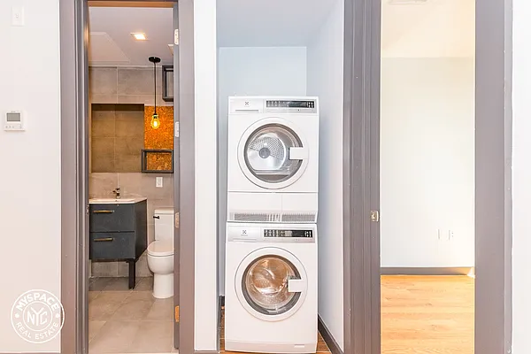 Rented by MySpaceNYC | media 32