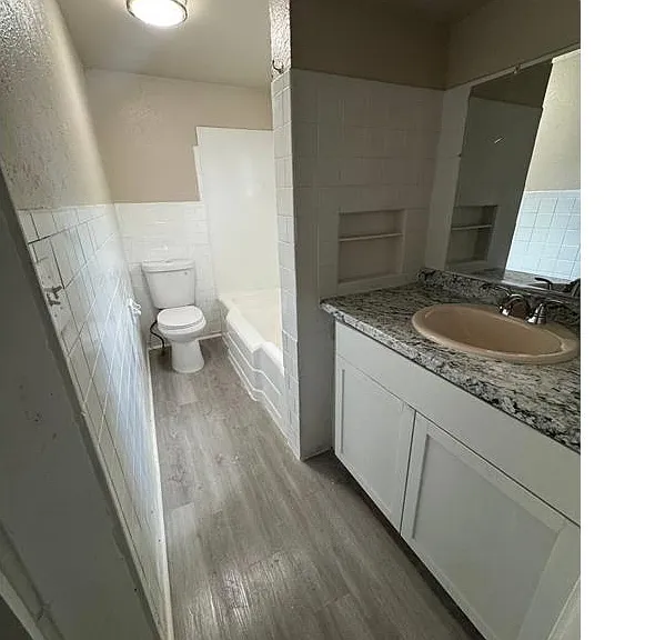 835 Willow Ave — Photo 9
