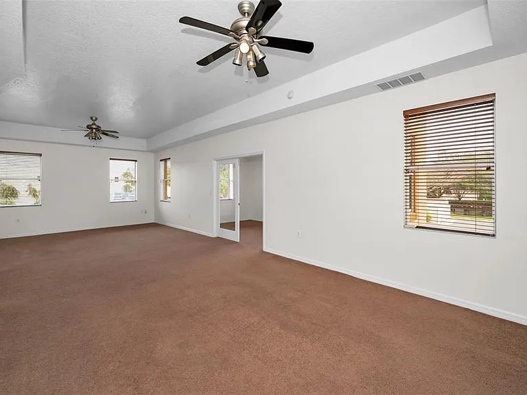 606 Wells Ct #202 — Photo 13