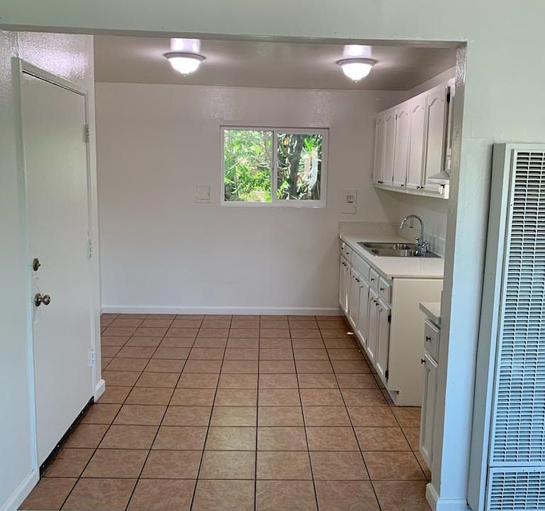 2nd image of 431 E 61st St APT 4
