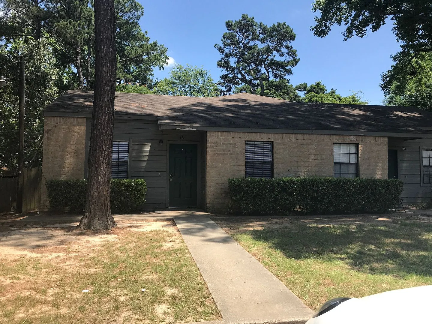 3/2 Fenced yard and Pet Friendly PTISD — Photo 1