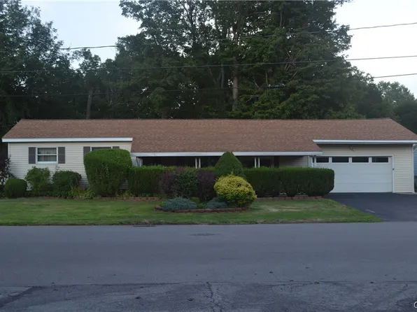 731 Deerfield Dr E, Utica, NY 13502