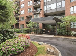 210 Nahanton St APT 513, Newton, MA 02459