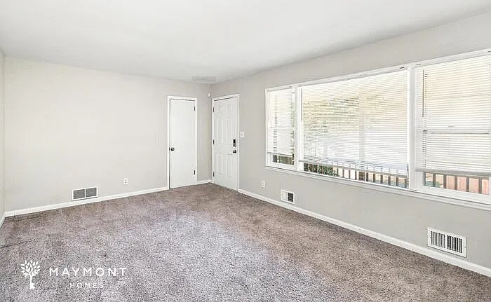 3 bed, 1.5 bath, 1316 sqft, $1,695 — Photo 3