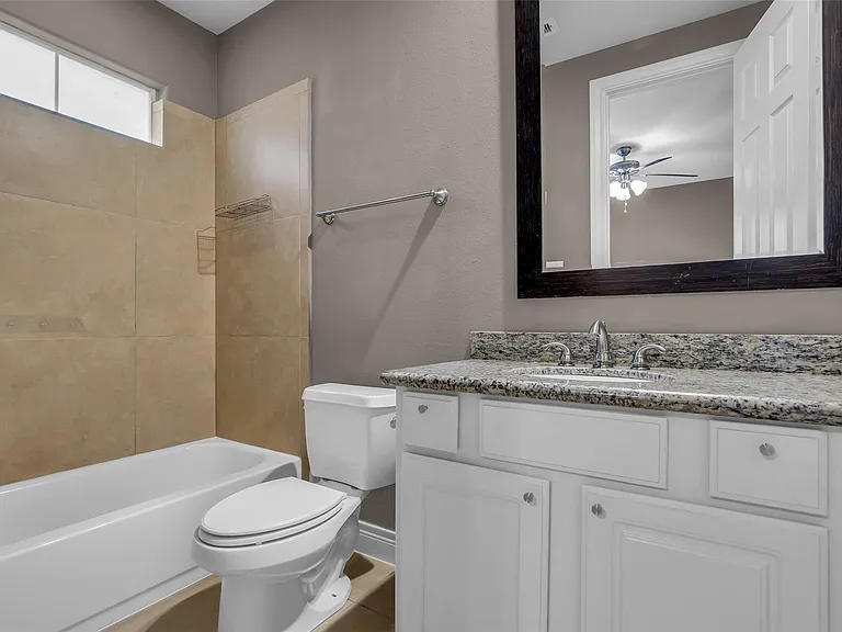 5724 Kansas St — Photo 4