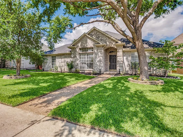 3808 Belton Dr — Photo 6