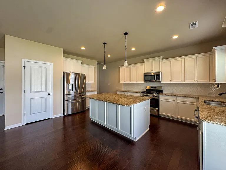 1465 Draw Bridge Ln — Photo 11