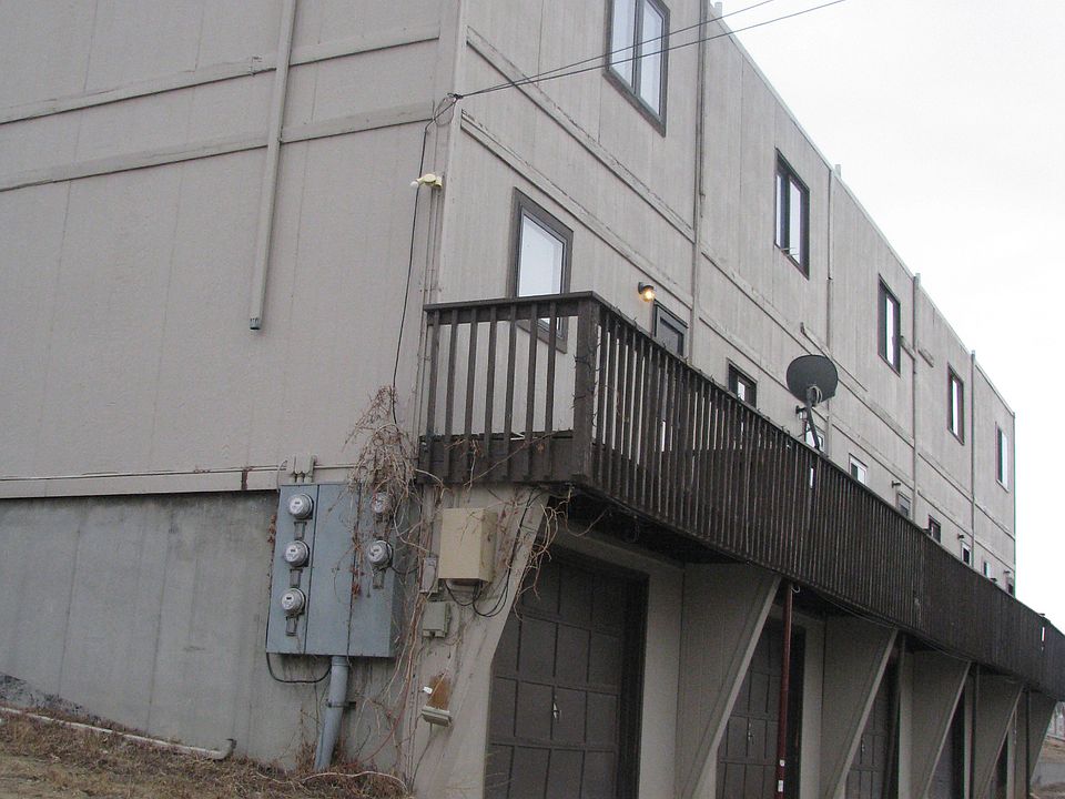 2nd image of 2248 E 8th St