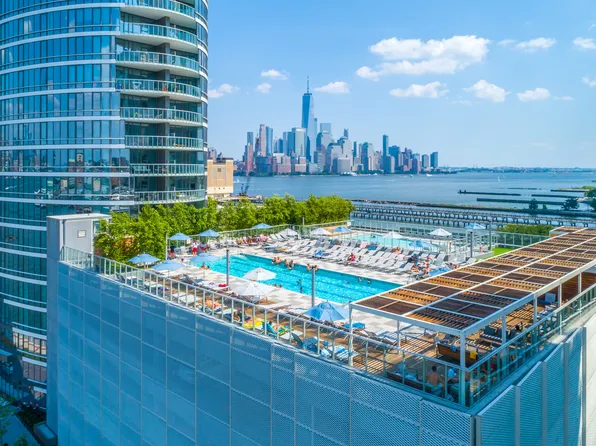 25 Park Lane South image 17 of 26