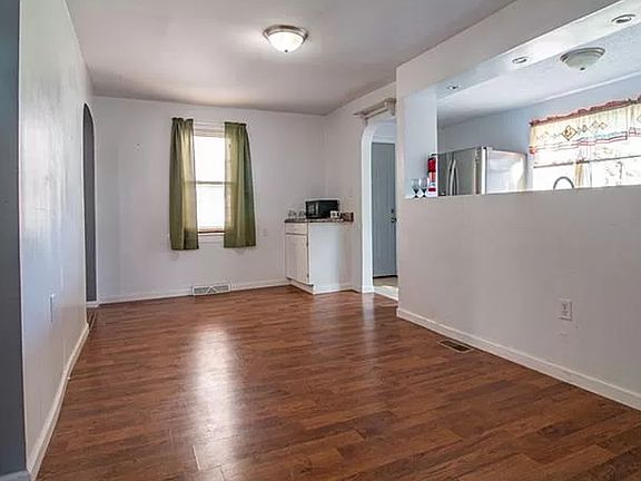3rd image of 416 White St