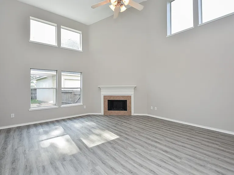 3935 Carters Lake Dr — Photo 3