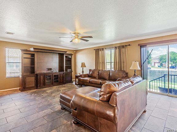 2nd image of 4014 Cinco Rios