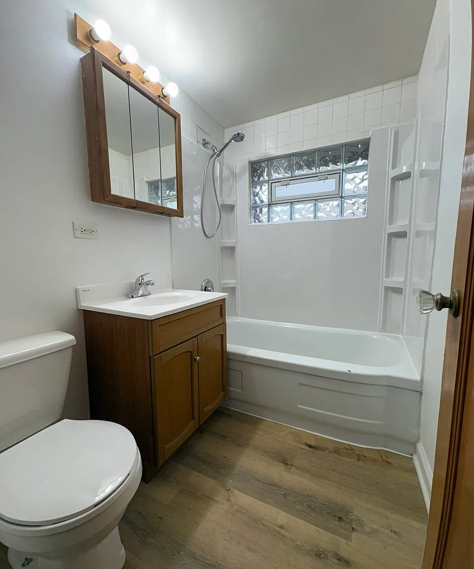 4 bed, 1400 sqft, $2,500 — Photo 4