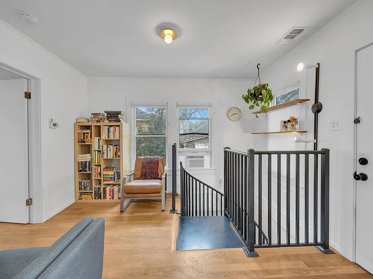 4302 Avenue G #C — Photo 4
