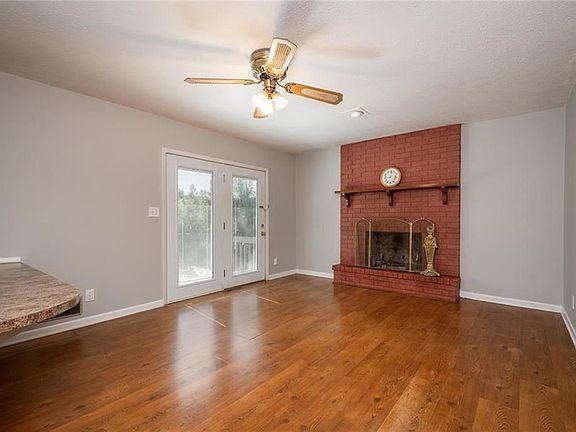 5th image of 8844 Evanston Way