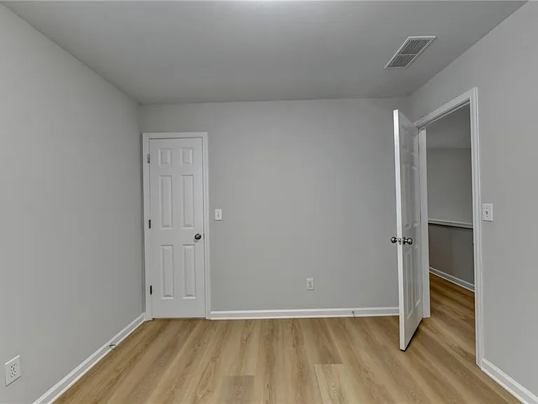 340 Waddington Trl — Photo 33