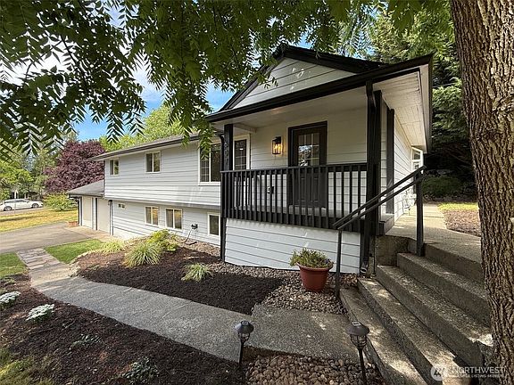 2nd image of 607 244th Street SW