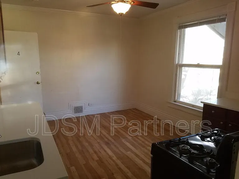 1260 Vine St #4 — Photo 5