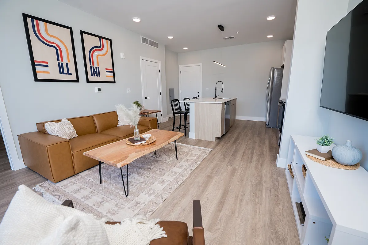 Building Photo - 60 E Green St #212